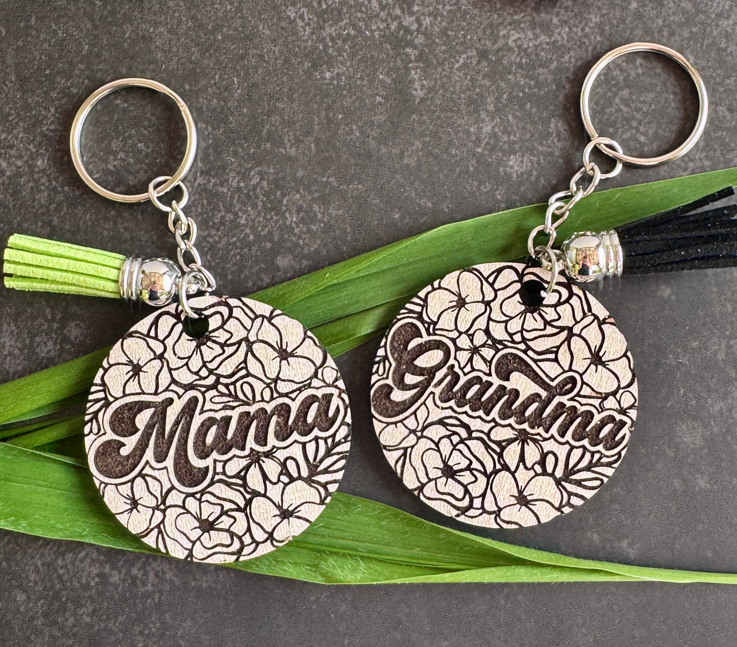 Mama or Grandma Floral Keychain – Laser Engraved 1.5" Round Wood Gift – Mother's Day or Grandma Gift Idea